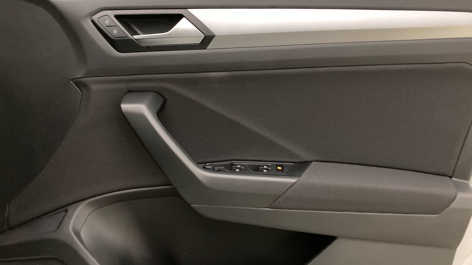 Used Volkswagen T-Roc 2023 for sale - 77652940: Photo 19