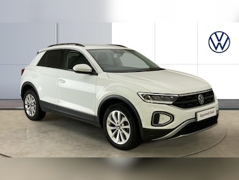 Used Volkswagen T-Roc 2023 for sale - 77652940: Photo