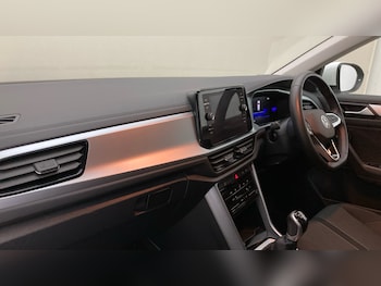 Used Volkswagen T-Roc 2023 for sale - 77652940: Photo