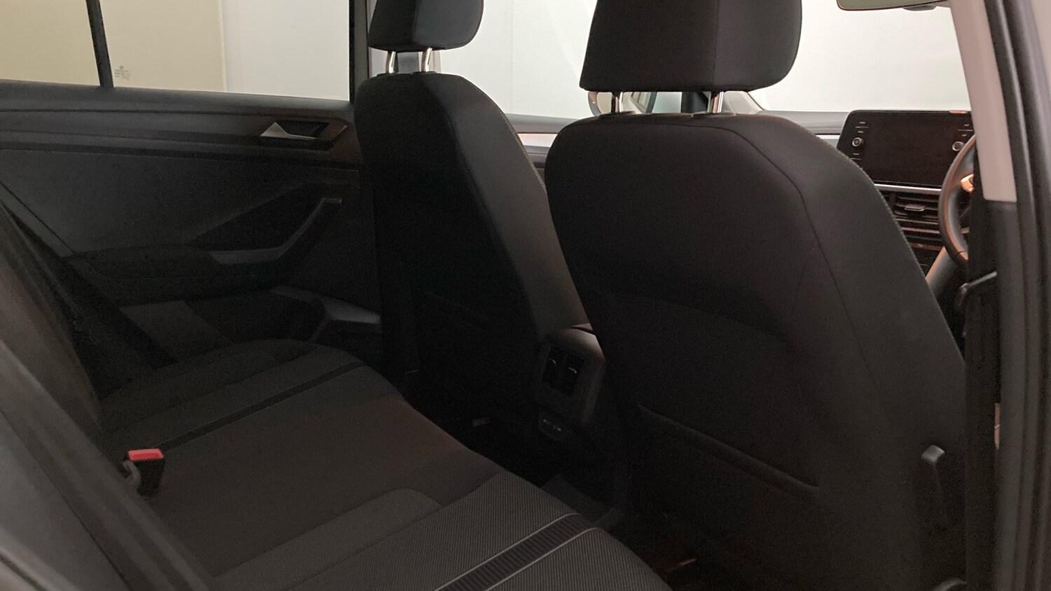 Used Volkswagen T-Roc 2023 for sale - 77652940: Photo 32