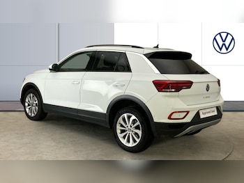 Used Volkswagen T-Roc 2023 for sale - 77652940: Photo