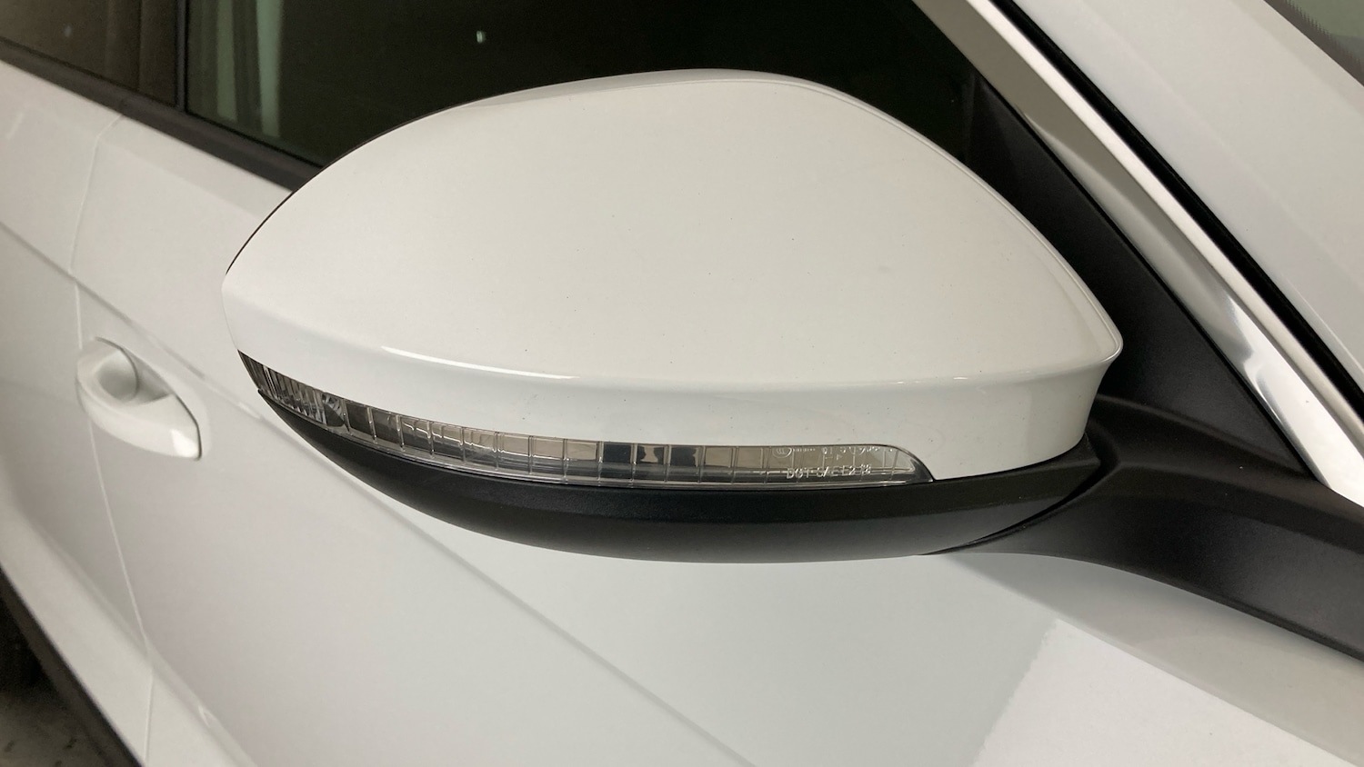 Used Volkswagen T-Roc 2023 for sale - 77652940: Photo 43