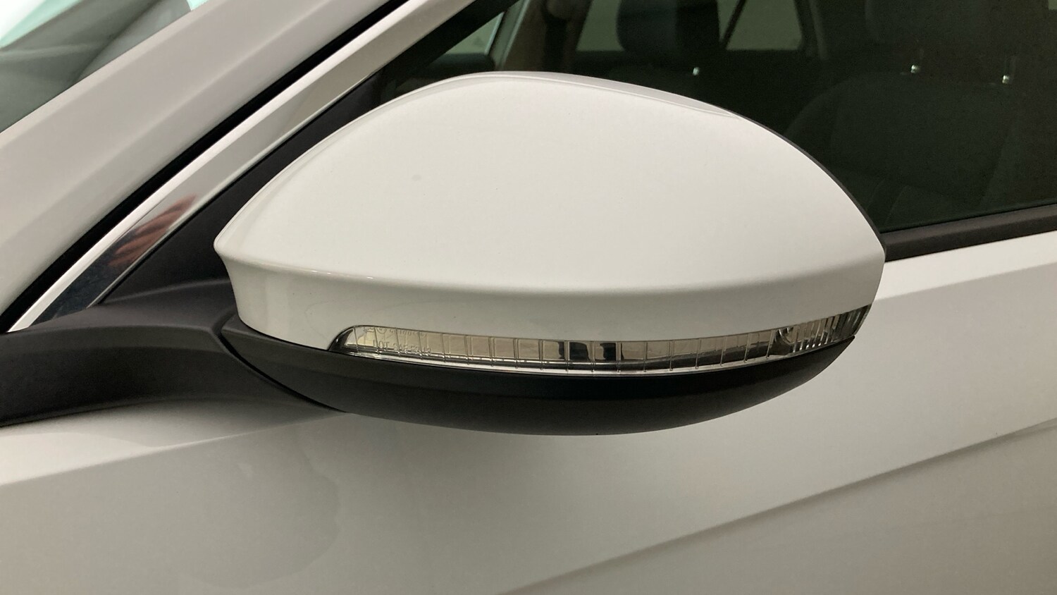 Used Volkswagen T-Roc 2023 for sale - 77652940: Photo 44