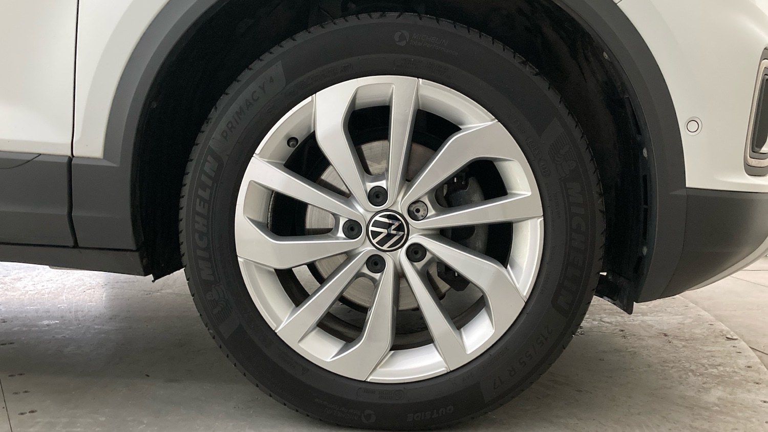 Used Volkswagen T-Roc 2023 for sale - 77652940: Photo 5