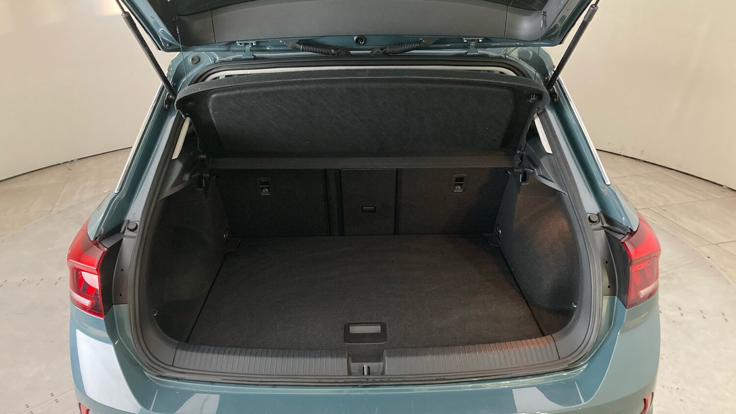 Used Volkswagen T-Roc 2022 for sale - 76181330: Photo 20