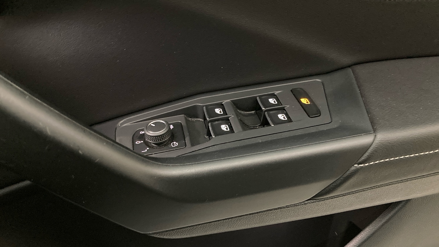 Used Volkswagen T-Roc 2022 for sale - 76181330: Photo 32
