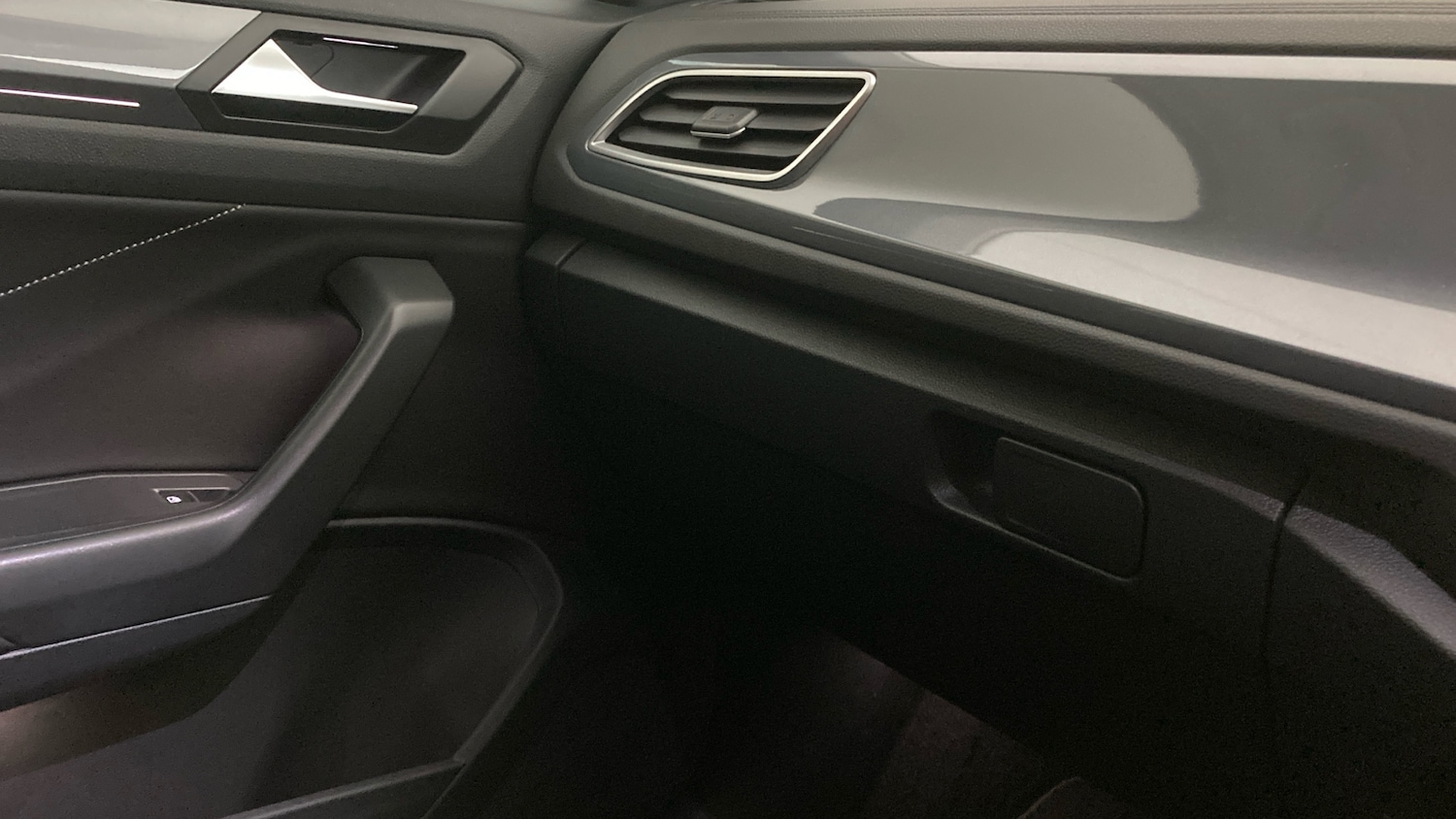 Used Volkswagen T-Roc 2022 for sale - 76181330: Photo 35