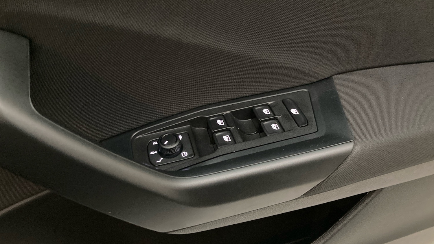 Used Volkswagen T-Roc 2025 for sale - 76984612: Photo 31