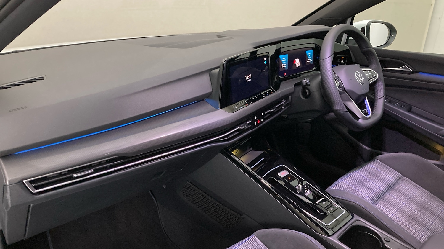 Used Volkswagen Golf 2025 for sale - 76490349: Photo 2