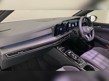 Used Volkswagen Golf 2025 for sale - 76490349: Photo