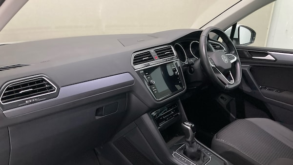Used Volkswagen Tiguan 2021 for sale - 76322458: Photo 2