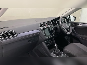 Used Volkswagen Tiguan 2021 for sale - 76322458: Photo 2