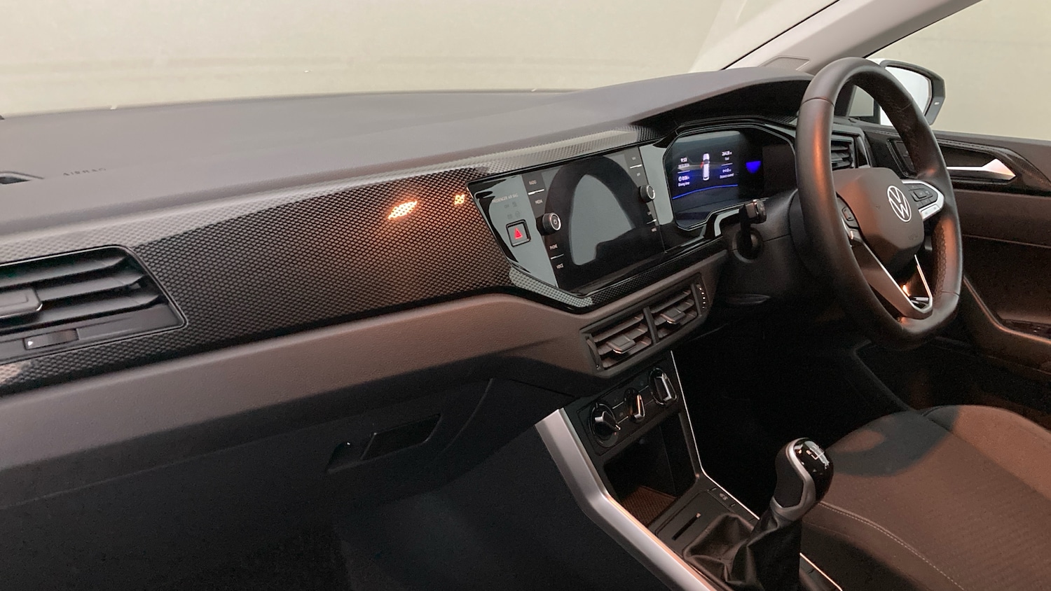 Used Volkswagen Polo 2023 for sale - 77653505: Photo 2