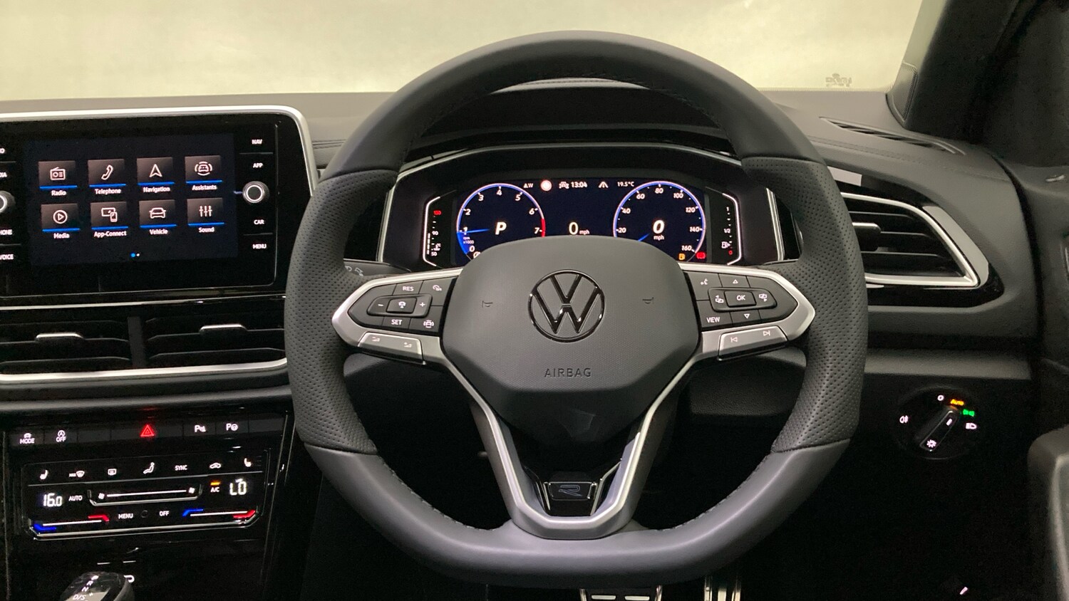 Used Volkswagen T-Roc 2025 for sale - 76063681: Photo 10