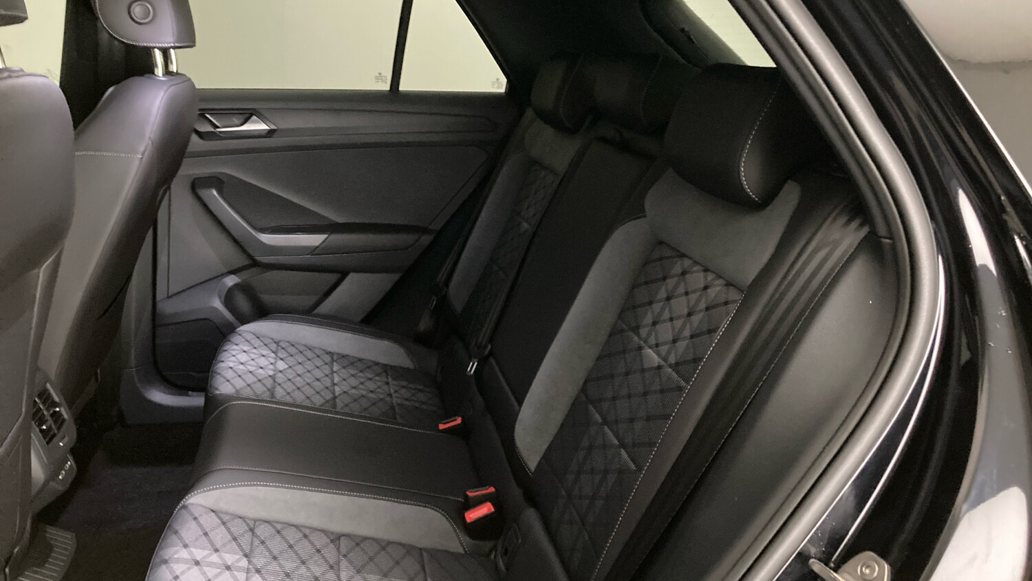 Used Volkswagen T-Roc 2025 for sale - 76063681: Photo 16
