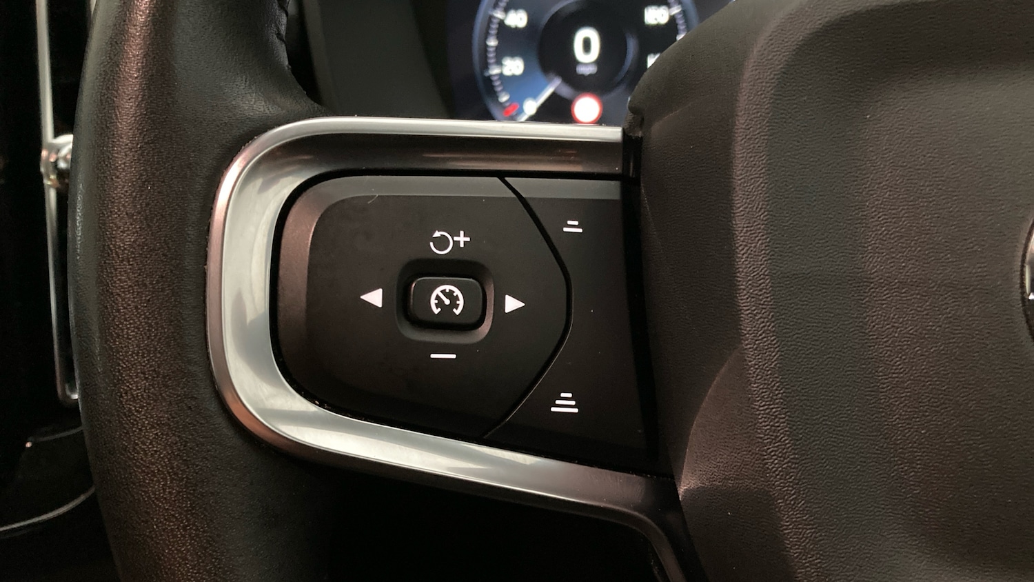 Used Volvo XC40 2021 for sale - 77035725: Photo 17