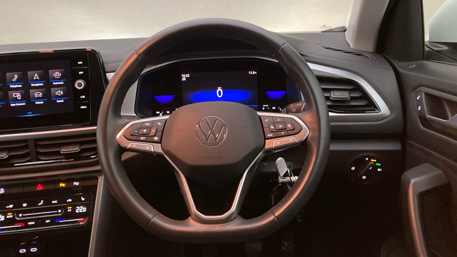 Used Volkswagen T-Roc 2022 for sale - 76892862: Photo 10