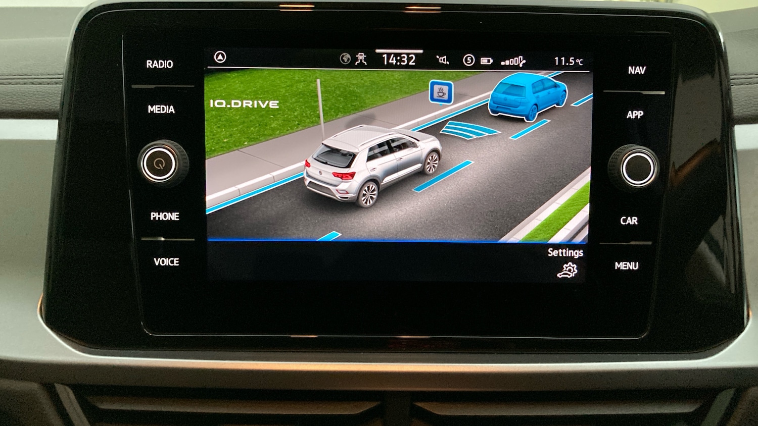 Used Volkswagen T-Roc 2022 for sale - 76892862: Photo 26