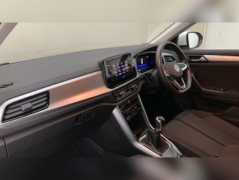 Used Volkswagen T-Roc 2022 for sale - 76892862: Photo