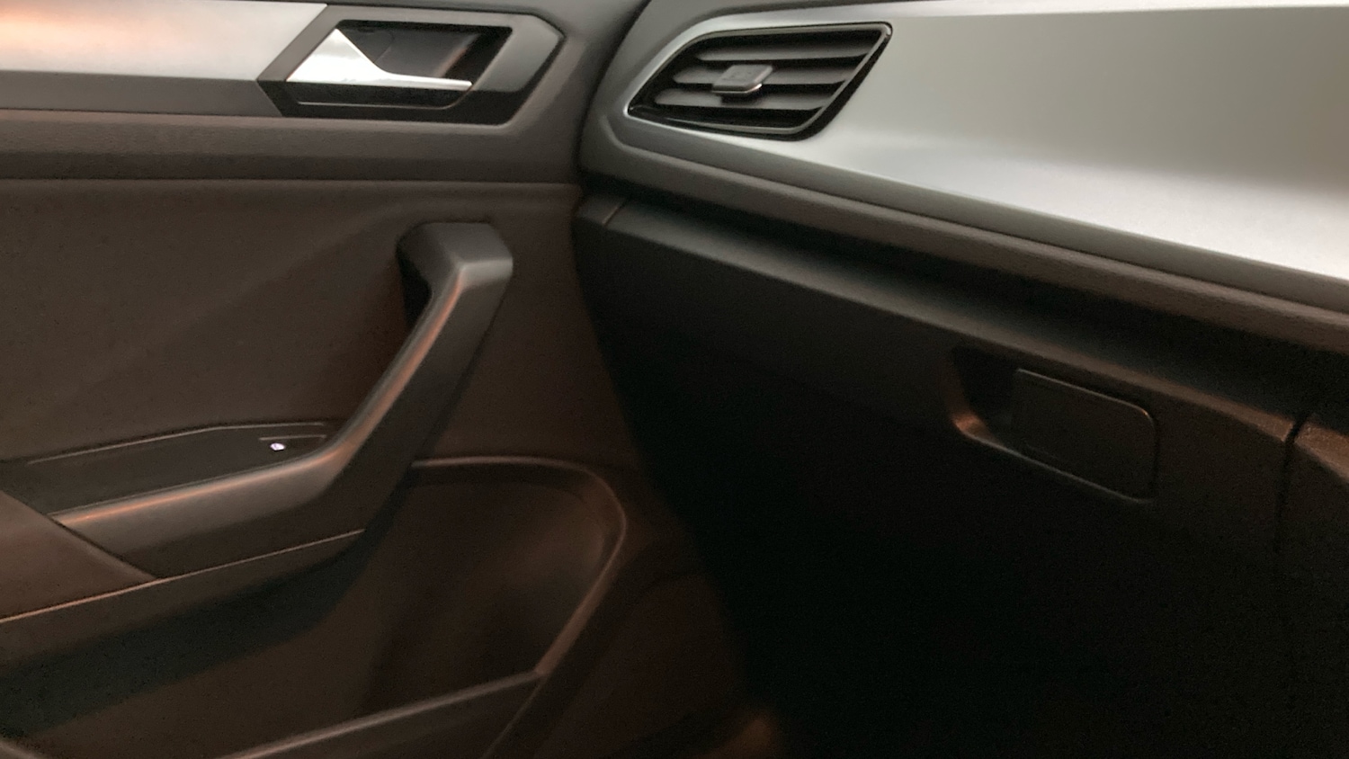 Used Volkswagen T-Roc 2022 for sale - 76892862: Photo 34