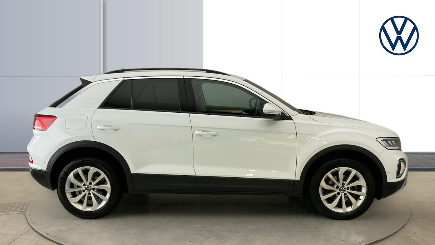 Used Volkswagen T-Roc 2022 for sale - 76892862: Photo 4