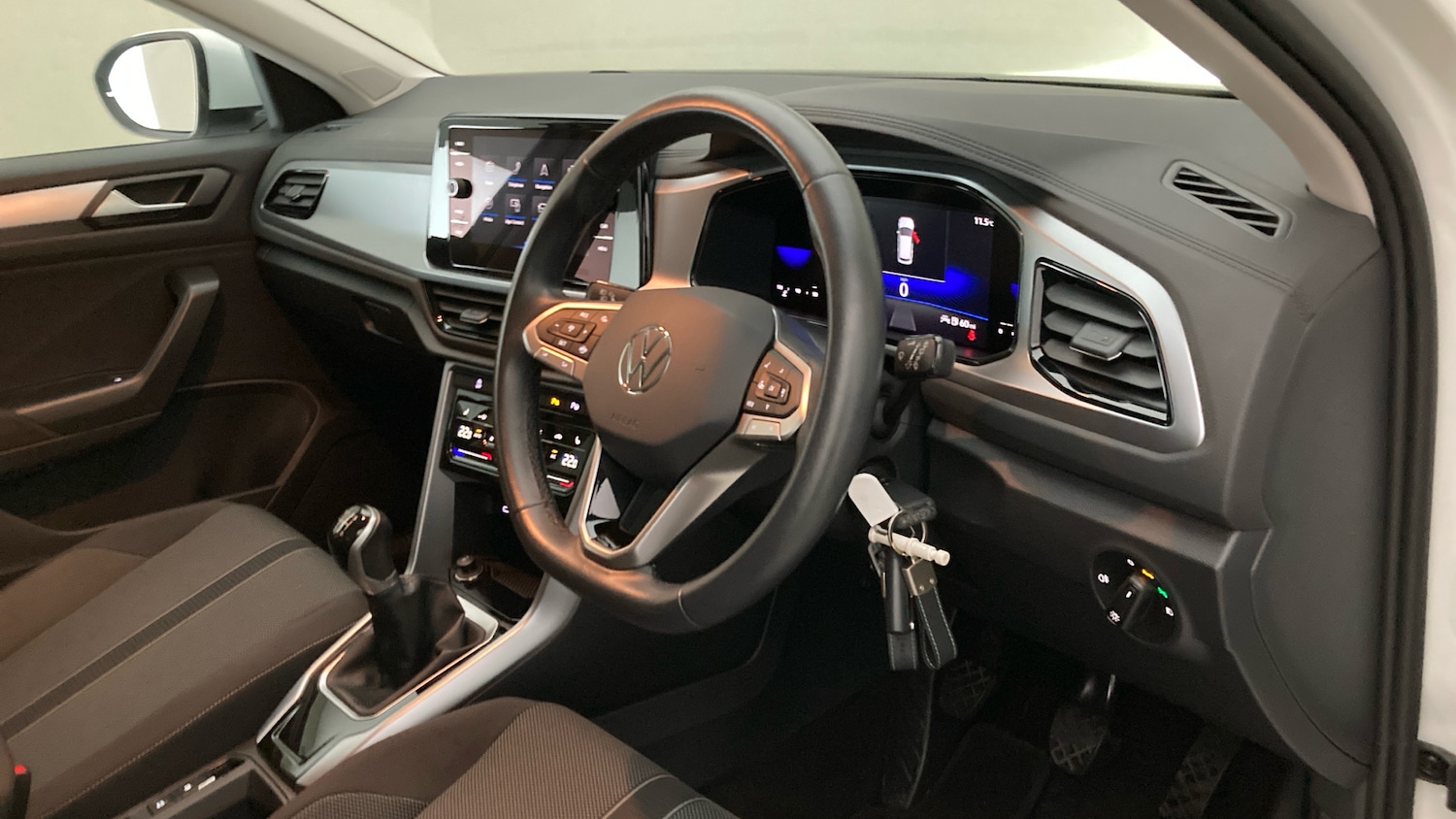 Used Volkswagen T-Roc 2022 for sale - 76892862: Photo 6