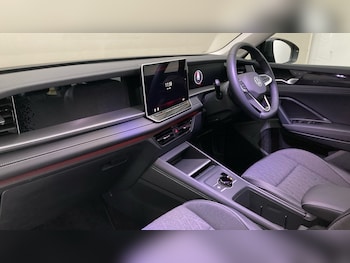 Used Volkswagen Touran 2025 for sale - 76545237: Photo