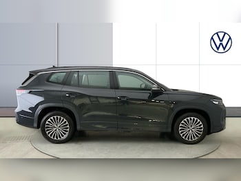 Used Volkswagen Touran 2025 for sale - 76545237: Photo