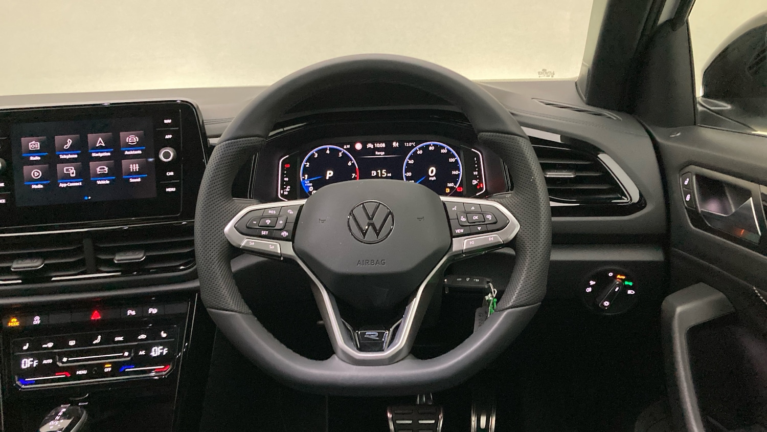 Used Volkswagen T-Roc 2025 for sale - 76127096: Photo 10