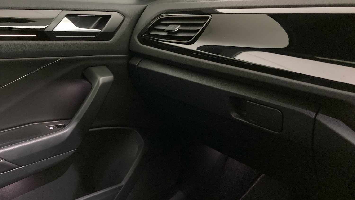 Used Volkswagen T-Roc 2025 for sale - 76127096: Photo 35