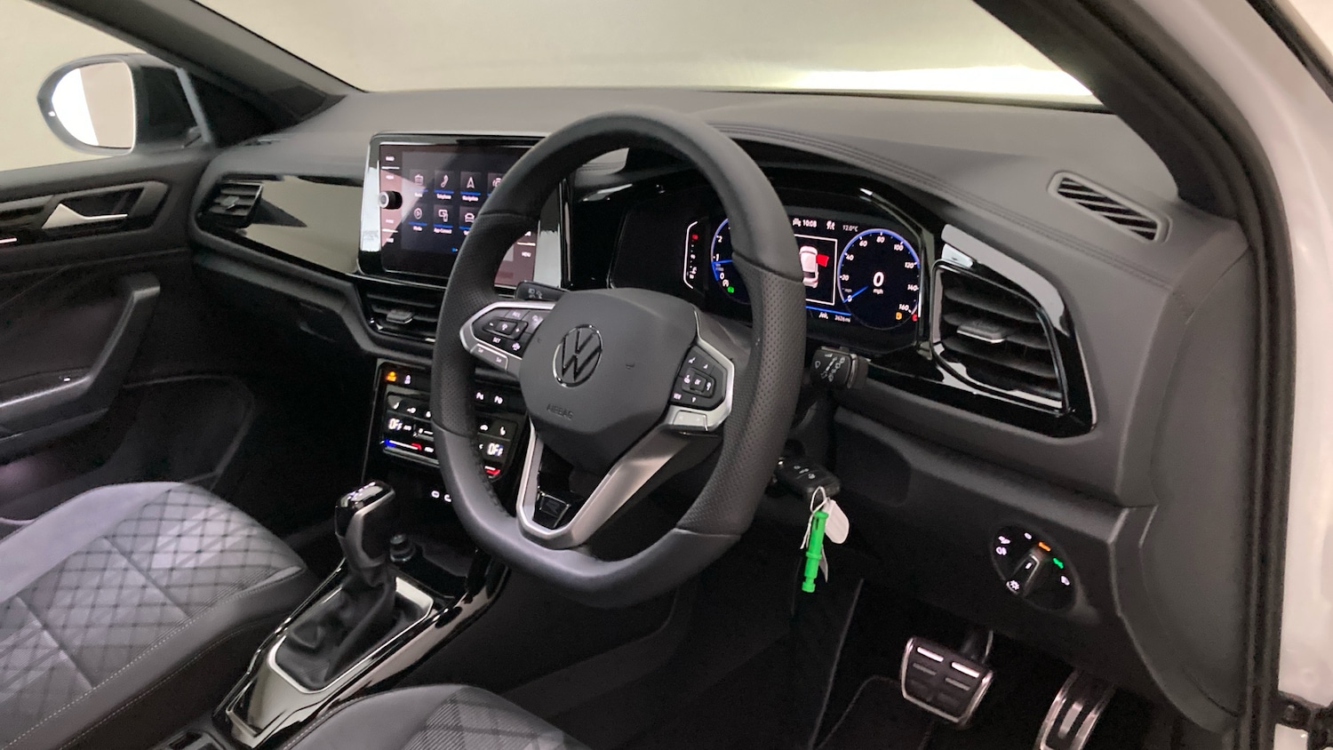 Used Volkswagen T-Roc 2025 for sale - 76127096: Photo 6