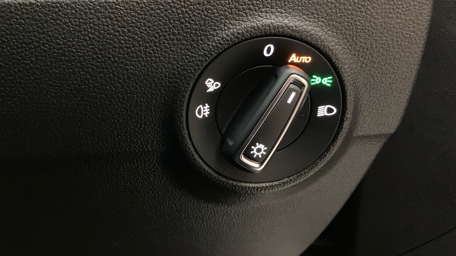 Used Volkswagen T-Roc 2025 for sale - 77381492: Photo 31