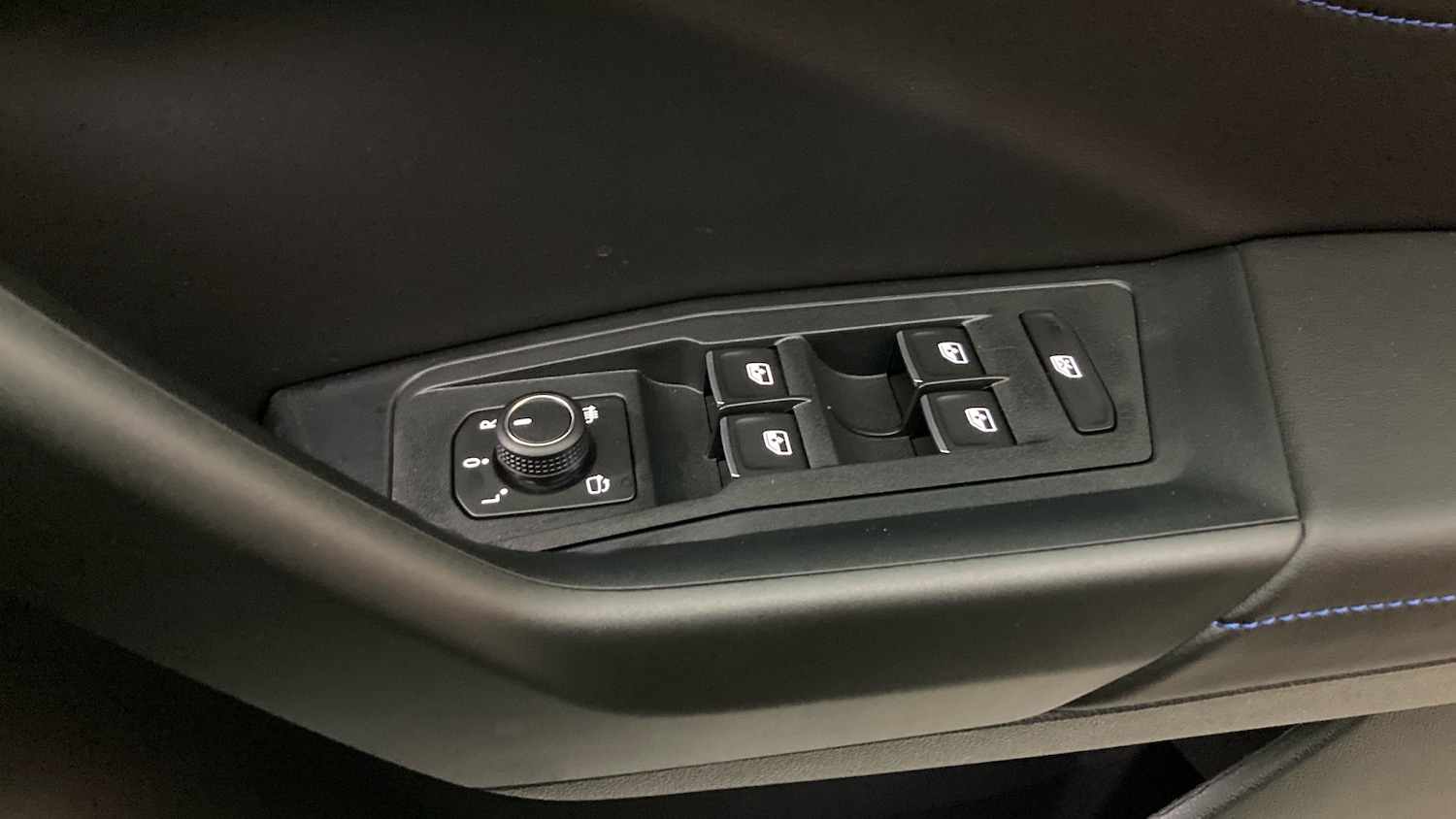 Used Volkswagen T-Roc 2025 for sale - 77381492: Photo 32