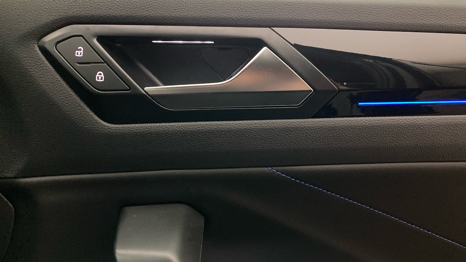 Used Volkswagen T-Roc 2025 for sale - 77381492: Photo 33