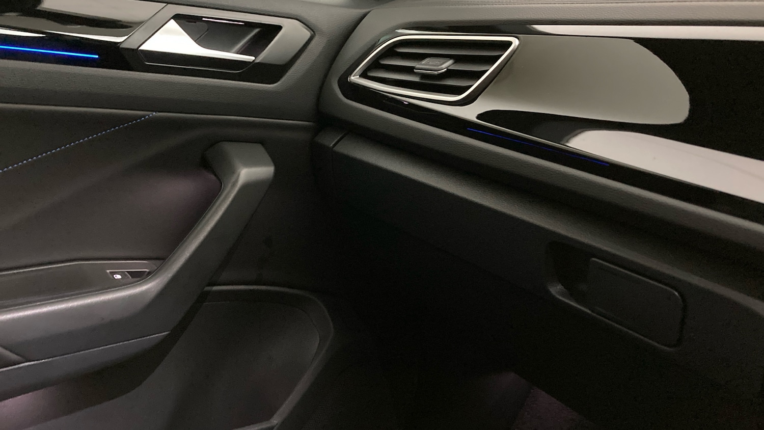 Used Volkswagen T-Roc 2025 for sale - 77381492: Photo 35