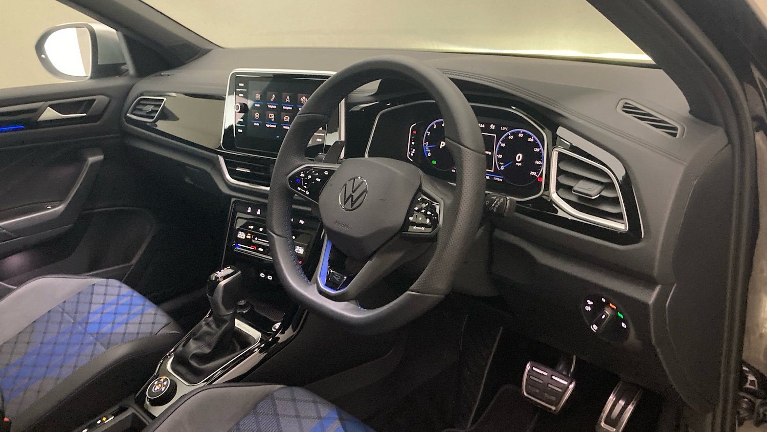 Used Volkswagen T-Roc 2025 for sale - 77381492: Photo 6