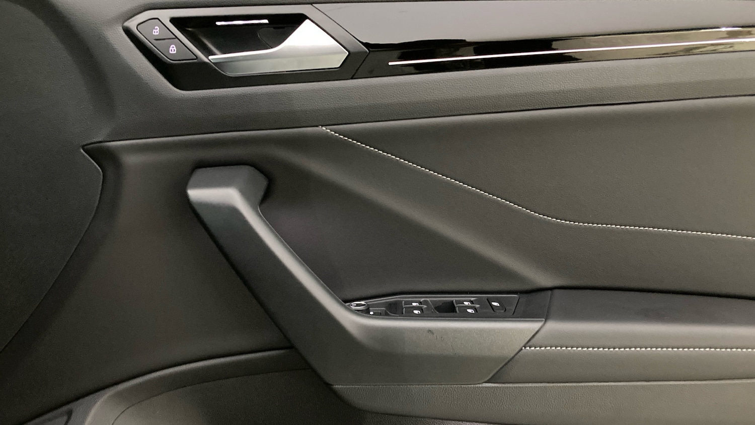 Used Volkswagen T-Roc 2025 for sale - 76884746: Photo 19