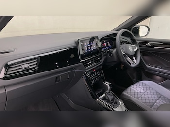 Used Volkswagen T-Roc 2025 for sale - 76884746: Photo