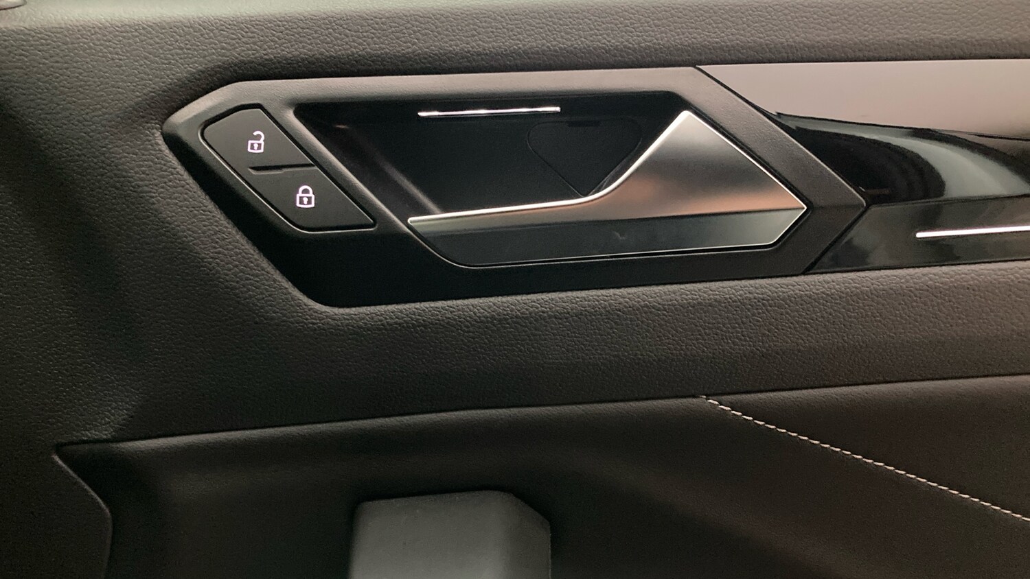 Used Volkswagen T-Roc 2025 for sale - 76884746: Photo 32