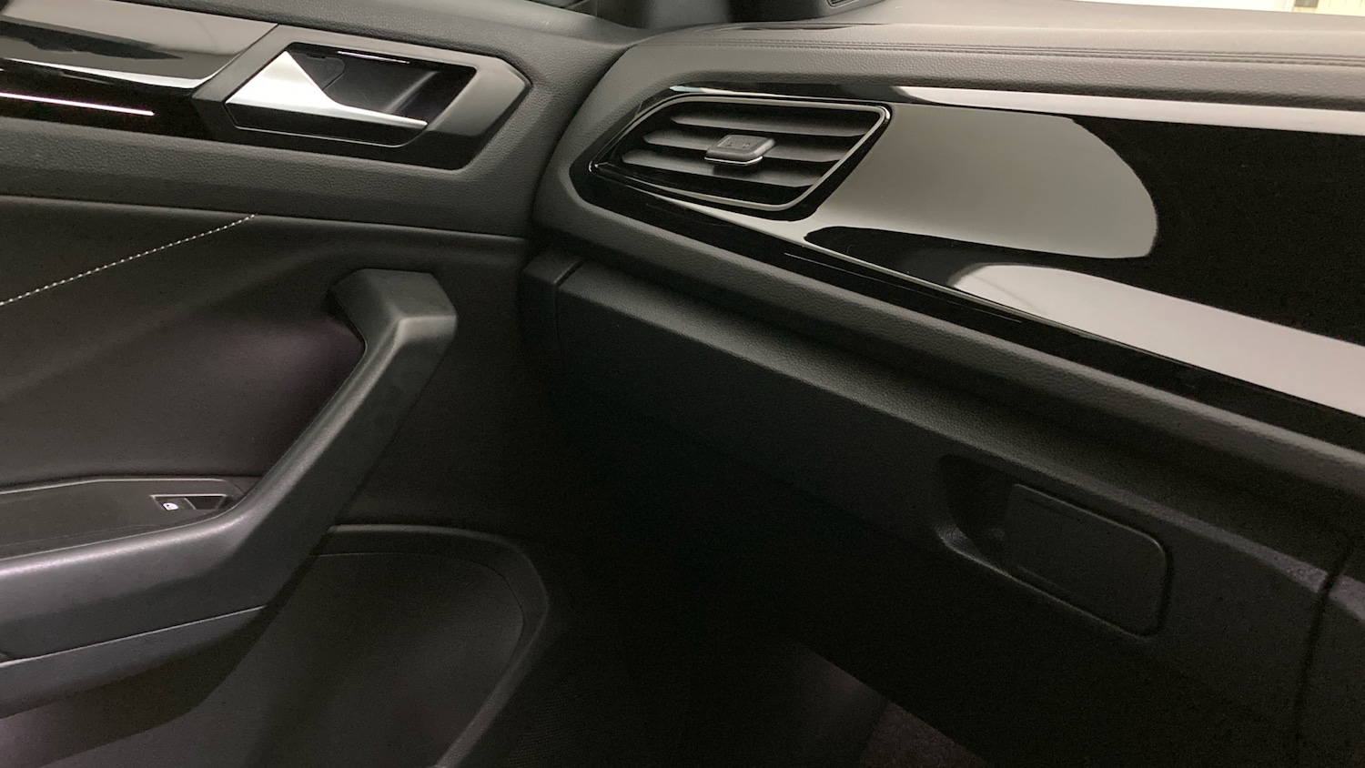 Used Volkswagen T-Roc 2025 for sale - 76884746: Photo 34