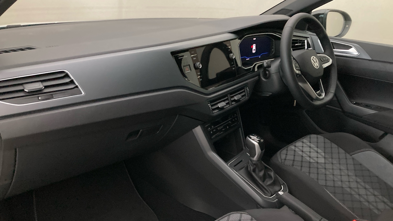 Used Volkswagen Taigo 2025 for sale - 77715262: Photo 2