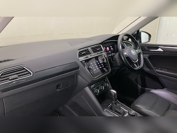 Used Volkswagen Tiguan 2020 for sale - 76146458: Photo 2