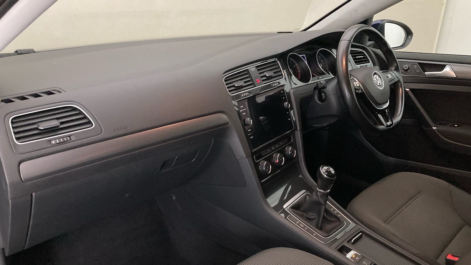 Used Volkswagen Golf 2019 for sale - 76079649: Photo 2