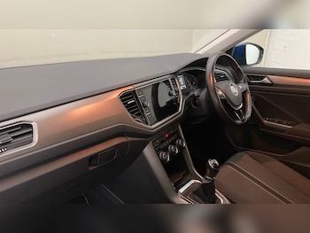 Used Volkswagen T-Roc 2020 for sale - 78078019: Photo