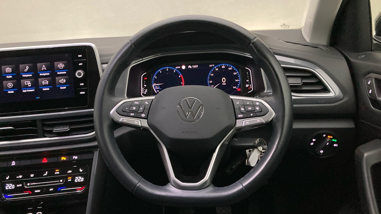 Used Volkswagen T-Roc 2023 for sale - 76879236: Photo 10