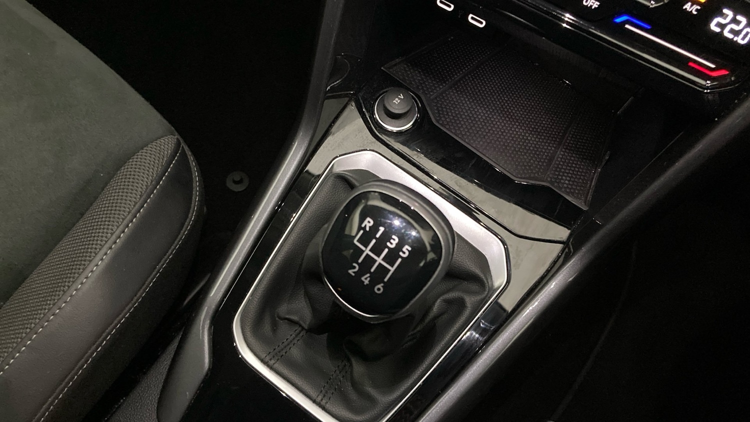 Used Volkswagen T-Roc 2023 for sale - 76879236: Photo 14