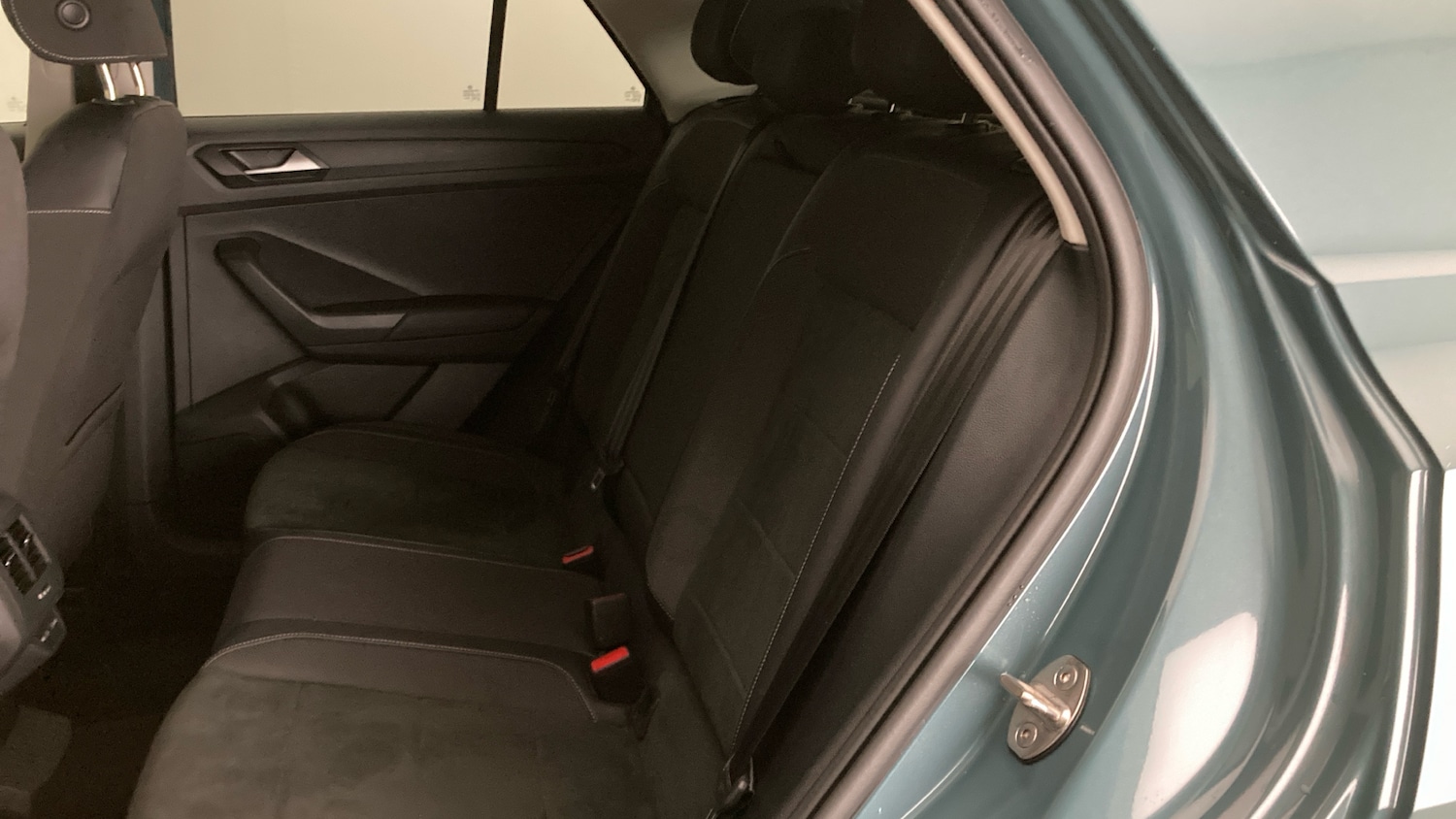 Used Volkswagen T-Roc 2023 for sale - 76879236: Photo 16