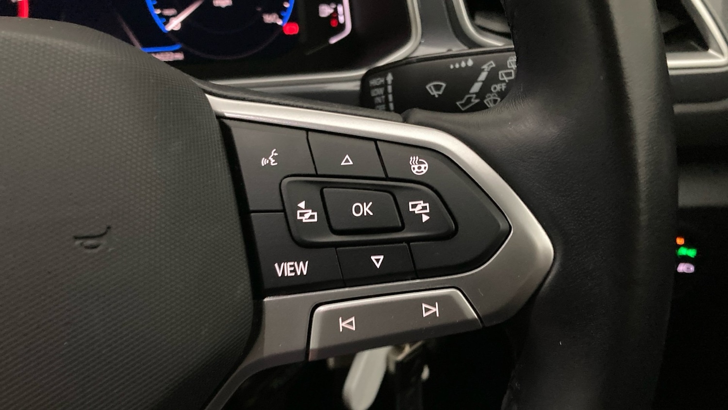 Used Volkswagen T-Roc 2023 for sale - 76879236: Photo 18