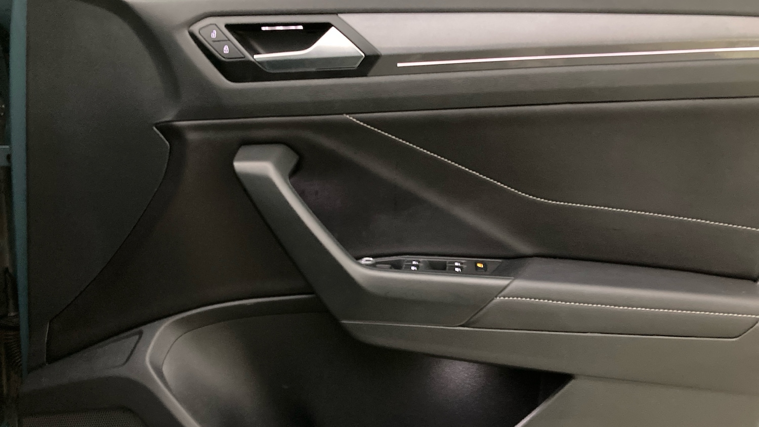 Used Volkswagen T-Roc 2023 for sale - 76879236: Photo 19