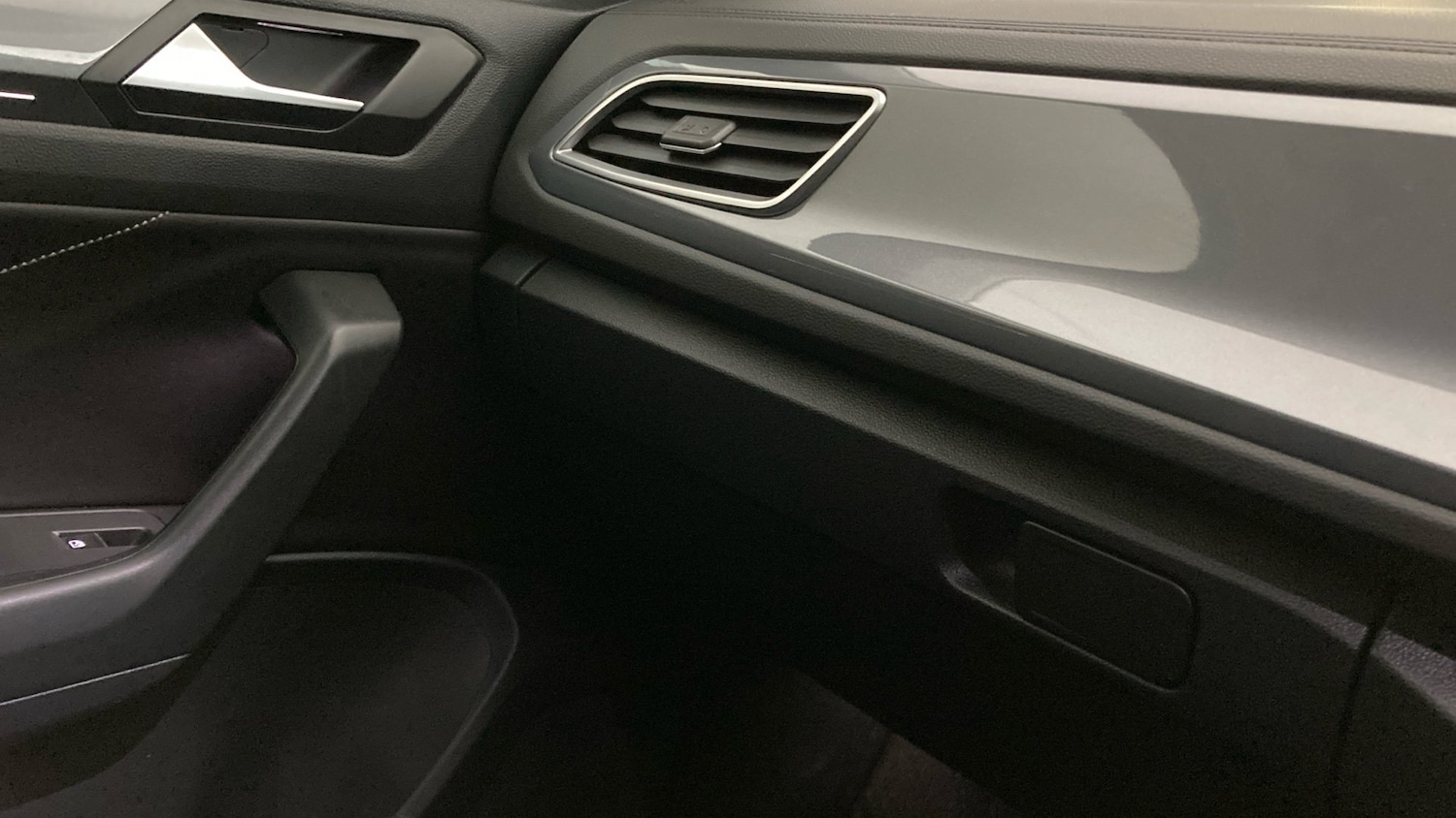 Used Volkswagen T-Roc 2023 for sale - 76879236: Photo 35